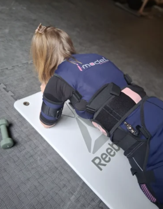 EMS-träning med i-motion-dräkt – plankan